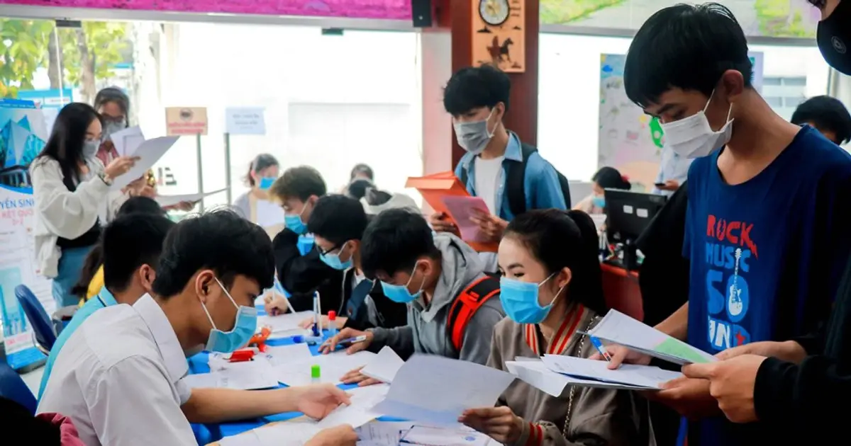 But after an embarrassing situation amongst a bunch of 1 Học phí đại học năm 2025 – 2026 tăng thế nào?